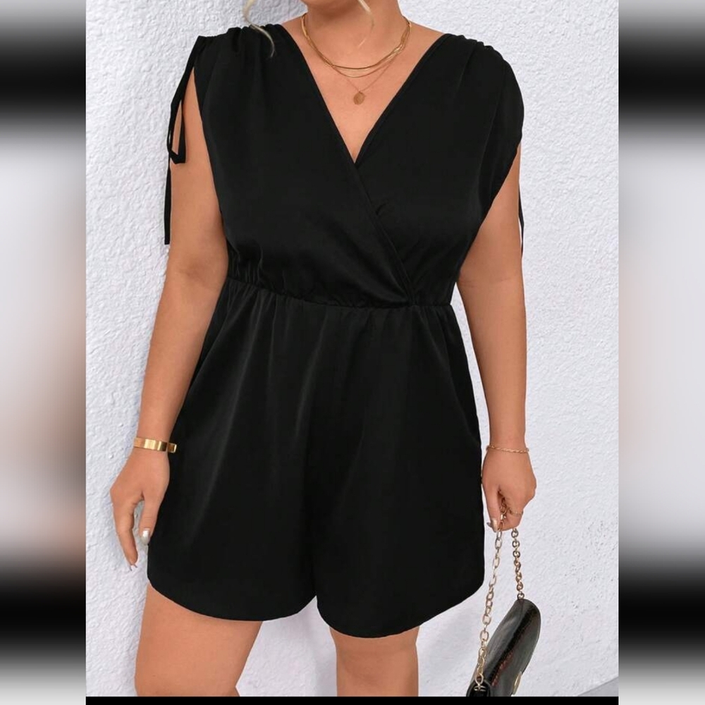 Chic Black Sleeveless Romper - Picture 2 of 3